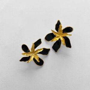 Middle-aged Vintage Exaggerated Retro Vintage Floral Pattern Alloy Earrings